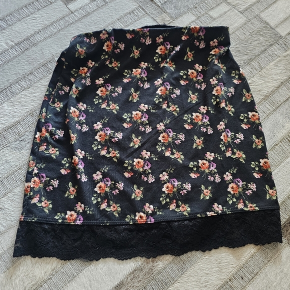 Windsor All Around Me Ditsy Floral Mini Skirt Small - Picture 2 of 4